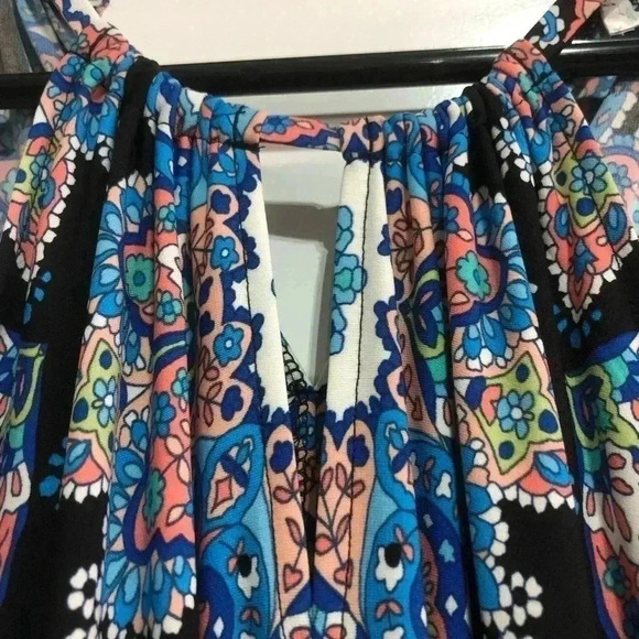 London Times Sleeveless Halter, flare,soft silky stretch,keyhole back,pattern - Picture 4 of 11